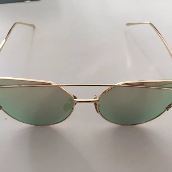 💎✨ Pink Mirrored Sunglasses - Picture 4 of 12